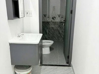Nhà đẹp cần bán, có nội thất, đường oto ra vào, sổ hồng sang tên ngay, giá còn bớt 4