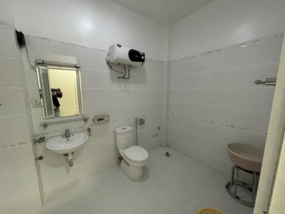 Cho thuê nhà 5 p.ngủ phố Văn Cao, DT:  70m2 x 4 tầng. 1