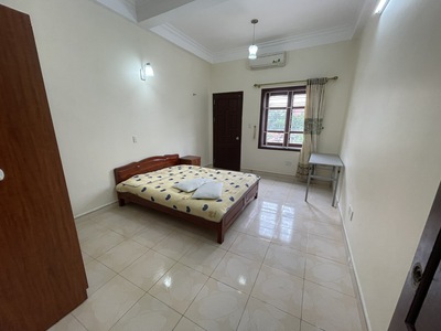 Cho thuê nhà 5 p.ngủ phố Văn Cao, DT:  70m2 x 4 tầng. 2