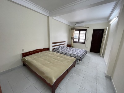 Cho thuê nhà 5 p.ngủ phố Văn Cao, DT:  70m2 x 4 tầng. 3