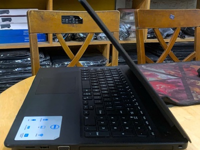 Laptop Dell Vostro 3590 Core i3-10110U Ram 8GB SSD 256GB VGA ON Màn 15.6 Inch Full HD Máy Đẹp 3