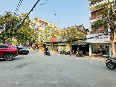 Mặt đường Lê Lợi  đoạn 2 chiều ô tô  - 180m2 - mt 9,9m - 3 tầng - giá 47 tỷ 0
