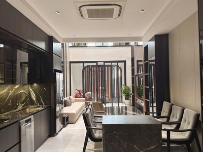 Nhà đẹp lõi bồ đề - gần hồ, gần chợ - nằm giữa 2 cầu chương dường và trần hưng đạo 0
