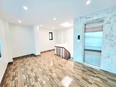 Bán nhà đội nhân, ba đình - 45m  x 7t thang máy - mt 4.4m - vỉa hè ô tô tránh - kinh doanh - giá 4