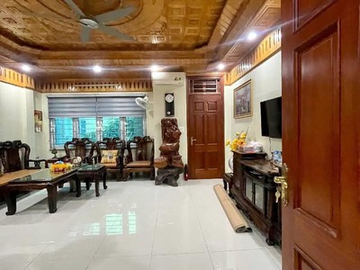 Bán nhà hoàng quốc việt, 40m2, 6 tầng, thang máy xịn 0