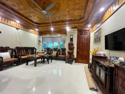Bán nhà hoàng quốc việt, 40m2, 6 tầng, thang máy xịn 2