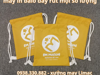 Đặt in balo dây rút logo EM MAISON màu vàng 0