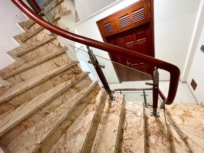 Bán nhà hoàng quốc việt, 40m2, 6 tầng, thang máy xịn 4