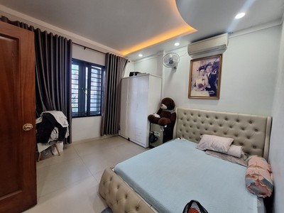 Bán nhà phường hiệp bình, đường  số 35, dt240 m2, 8x30m, 2 tầng, 9pn, sh, giá 11.3 tỷ. 3