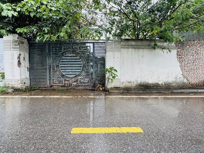 Bán gấp lô đất siêu hiếm mặt phố ngọc thụy 370m2, mt 9m, sát trường, cạnh chợ - 45 tỷ 1