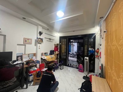 Nhà lý thái tổ, quận 10   82m    vị trí trung tâm cạnh vòng xoay lý thái tổ   giá nhỉnh 10  tỷ 0