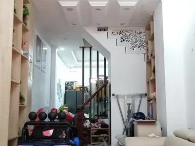 Bán nhà riêng phố thanh am 43m2 x 5 tầng,mt 3.8m,6.85 tỷ long biên hà nội 1