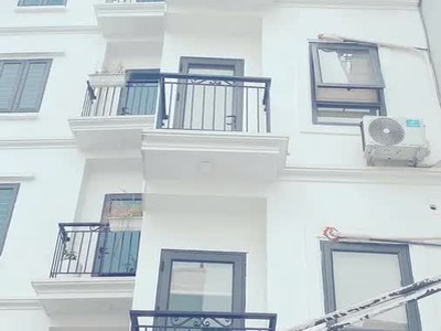 Nhà đẹp 6 tầng ô tô đỗ cửa thạch bàn 37m2 x mặt tiền 3.8m, 8.5 tỷ long biên hà nội. 0