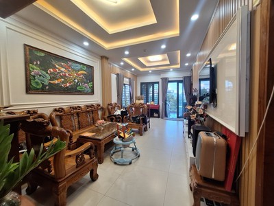 Bán nhà phường hiệp bình, đường  số 35, dt240 m2, 8x30m, 2 tầng, 9pn, sh, giá 11.3 tỷ. 0