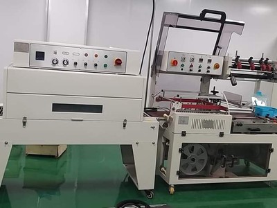 Máy cắt dán màng co POF tự động, máy đóng gói màng co hộp tự động 0