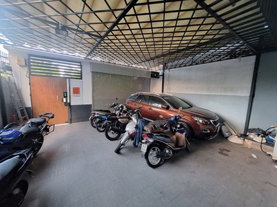 Bán nhà phường hiệp bình, đường  số 35, dt240 m2, 8x30m, 2 tầng, 9pn, sh, giá 11.3 tỷ. 4