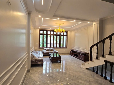 Chính chủ cần bán bán căn nhà 5 tầng đối diện đại học thành đô. diện tích 68m- mặt tiền 4.5- vỉa 1