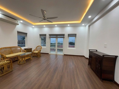 Bán nhà tây hồ, view hồ, 70m ô tô vào nhà, 5 tầng thang máy 3