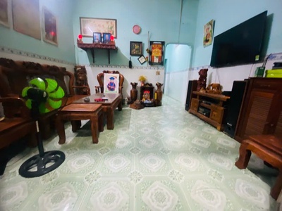 Nhà cấp 4   làng đhqg, gần bxmđ mới chỉ nhỉnh 2 tỷ 0