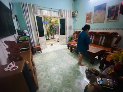Nhà cấp 4   làng đhqg, gần bxmđ mới chỉ nhỉnh 2 tỷ 1