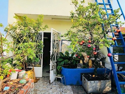 Bán nhà có thiết kế sang trọng- đường tôn đản- chủ tặng lại nội thất cơ bản đính tường- gần khu ẫm 3