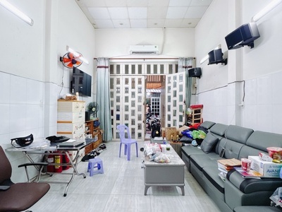 Bán nhà xe hơi đậu cửa- dt rộng - chủ đnag nhiệt bán- còn thương lượng- đường đòn văn bơ- ra tôn 3