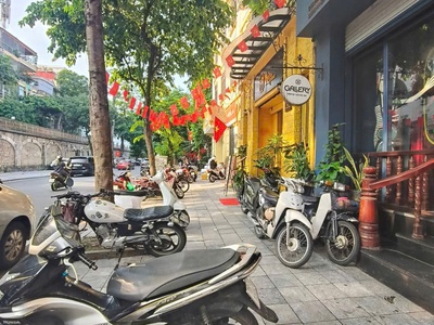 Siêu mặt phố phùng hưng  mặt tiền cực rộng . sổ vuông đét trước sau .   kinh doanh  siêu đỉnh 0