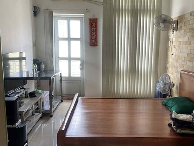Chính chủ cần bán nhà đường Hồng Bàng   Phạm Nguyễn Tuân Q.6 :  -	Diện tích 33,7m2 ngang 3m/3,45m 1