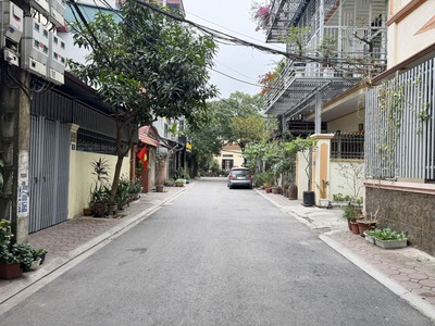 Bán 132m2 nhà 3 tầng, lô góc 3 mặt thoáng, sát cổng phụ trường ĐH Nông Nghiệp - Phù hợp: Kinh doanh 5