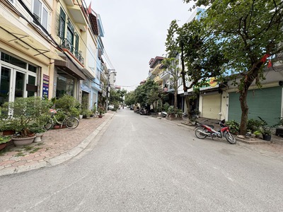 Bán 132m2 nhà 3 tầng, lô góc 3 mặt thoáng, sát cổng phụ trường ĐH Nông Nghiệp - Phù hợp: Kinh doanh 6