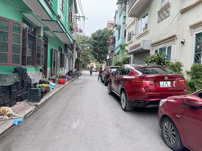 Bán 132m2 nhà 3 tầng, lô góc 3 mặt thoáng, sát cổng phụ trường ĐH Nông Nghiệp - Phù hợp: Kinh doanh 2
