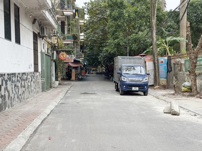 Bán 132m2 nhà 3 tầng, lô góc 3 mặt thoáng, sát cổng phụ trường ĐH Nông Nghiệp - Phù hợp: Kinh doanh 3