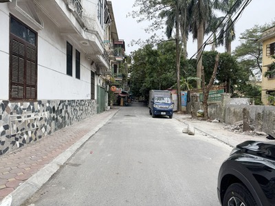 Bán 132m2 nhà 3 tầng, lô góc 3 mặt thoáng, sát cổng phụ trường ĐH Nông Nghiệp - Phù hợp: Kinh doanh 9
