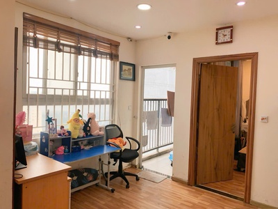 Bán căn 2 ngủ 59M đầy đủ nội thất tầng trung toà HTT 89 Phùng Hưng. Giá thiện chí 2