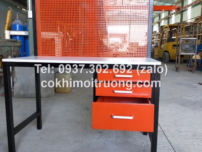 Bàn nguội cơ khí mặt gỗ kết hợp bảng treo, bàn thao tác cơ khí 4
