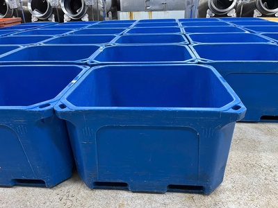 Thùng bảo quản hải sản 600 lít màu xanh cam, dùng bền lâu 1