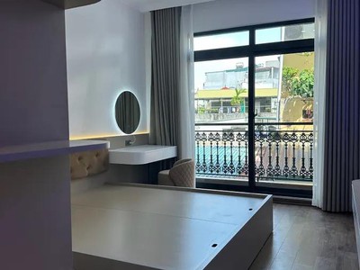 Chỉ 9.x tỷ thôi - nhà  ngọc thụy 36m2, 6t thang máy, ô tô đỗ cạnh nhà, 2 thoáng, full nt 4