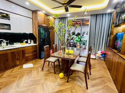 Bán nhà 50m  mới 5 tầng tt ba đình   ô tô đỗ cửa, ở ngay 0