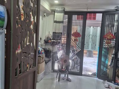 Nhà hxh đường minh phụng phường 2 quận 11 cũ. 2