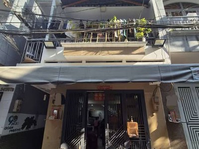 Nhà hxh đường minh phụng phường 2 quận 11 cũ. 1