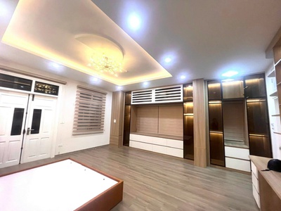 Bán nhà mặt phố la thành to, đống đa- lô góc 42m  x 5t - mt 5m - ô tô tránh - kinh doanh 3