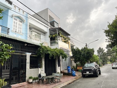 Nhà giá rẻ   tân bình, dĩ an  đường ô tô - kinh doanh được chỉ 2ty8 3