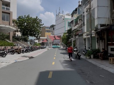 Nhà nguyễn văn nguyễn hẻm ô tô kinh doanh cách 1 căn ra mặt tiền 0