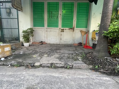 Nhà cấp 4 hẻm 6m thông thoáng ra nguyễn văn lượng sát bên công viên 0