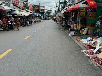 Chủ cần bán gấp   nhà mặt tiền bùi văn ngữ, hóc môn   ngay chợ ngã ba bầu 2