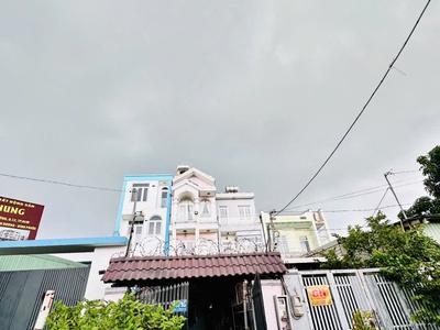 Nhà mặt tiền sông mát mẻ, 6x20m 3 lầu, gần sông sài gòn thơ mộng 0
