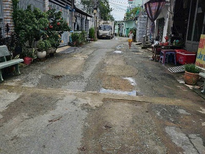 Bán nhà giá đất, 2 mặt tiền kinh doanh, đường oto ra vào, gần trường học các cấp giá còn tl 1