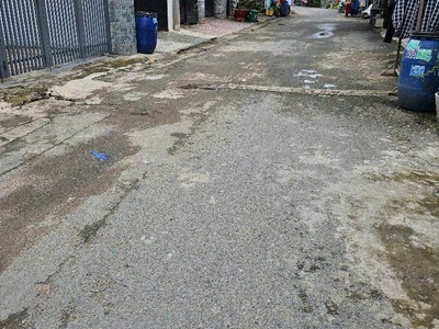 Bán nhà giá đất, 2 mặt tiền kinh doanh, đường oto ra vào, gần trường học các cấp giá còn tl 2