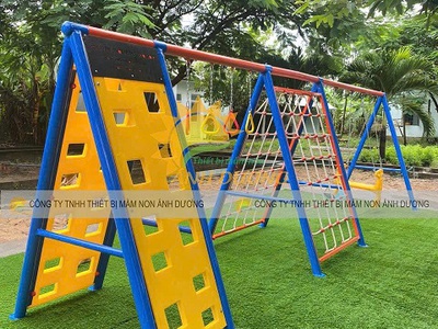 Thang leo vận động trẻ em, thang leo xà đu mầm non 2