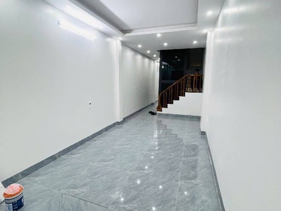 Lạc long quân 52m x6 tầng thang máy-18,5 tỷ-phân lô,ô tô vào nhà ,2 thoáng,nở hậu 1